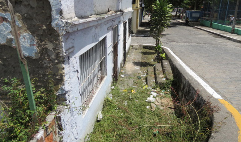 Calçadas na Av. Norte, Recife