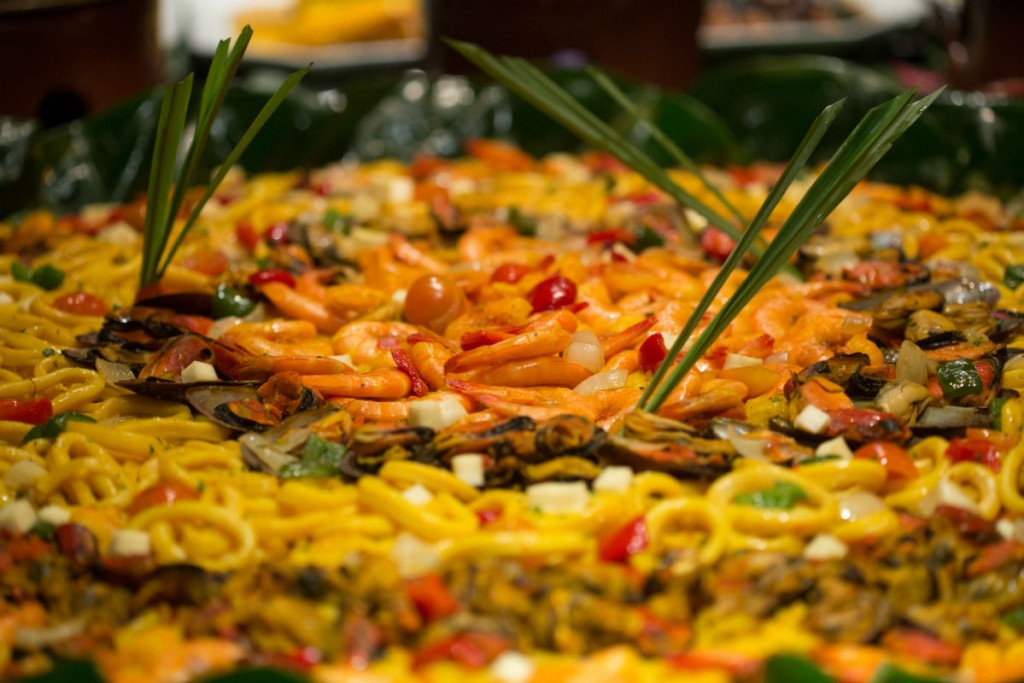 Paella é um dos pratos mais concorridos. Foto: Luiz Pessoa/NE10